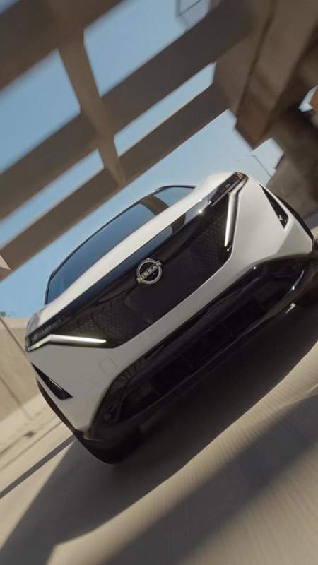 Nissan Facebook ad