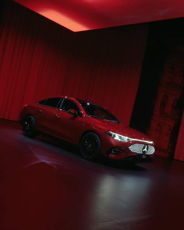 Mercedes-Benz USA Facebook ad