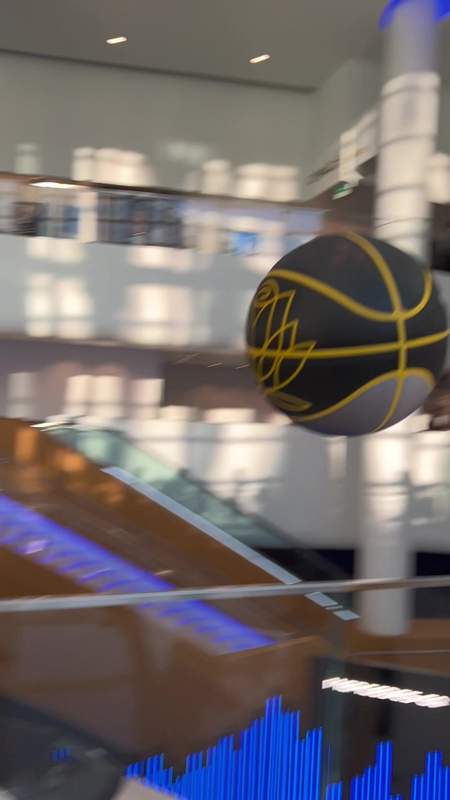 Golden State Warriors Facebook ad